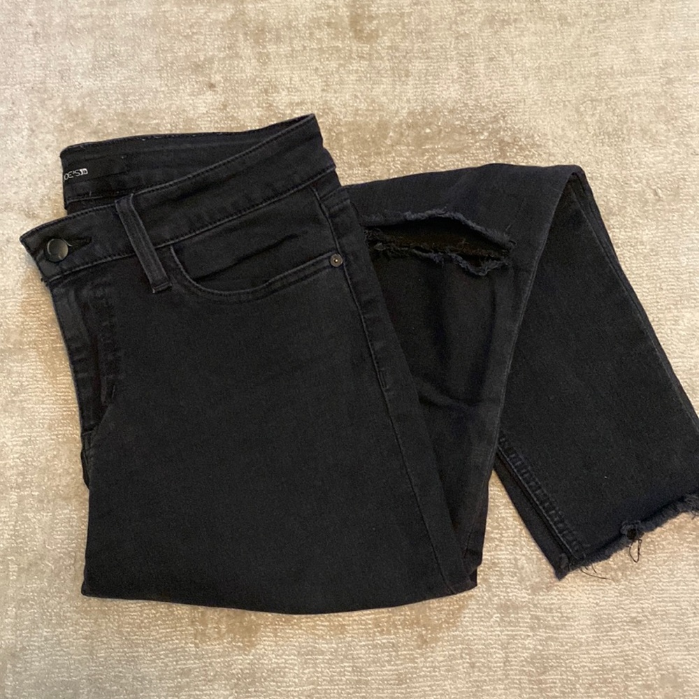 Joe’s | black ripped knee skinny jeans | size 28